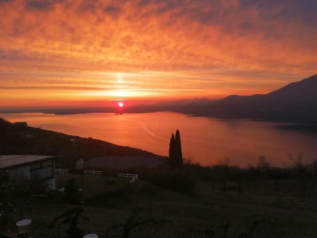 B&B Da Paolo Con Vista Lago Di Garda Сан-Дзено-ді-Монтанья Екстер'єр фото